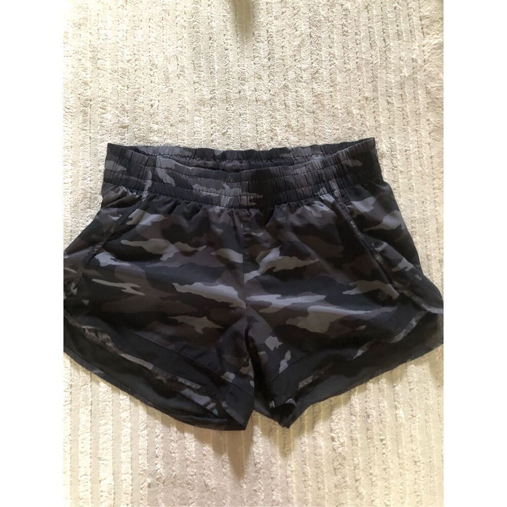 Athleta Camo Running Shorts Women’s Small Gray Black Mesh Lined - Picture 4 of 8